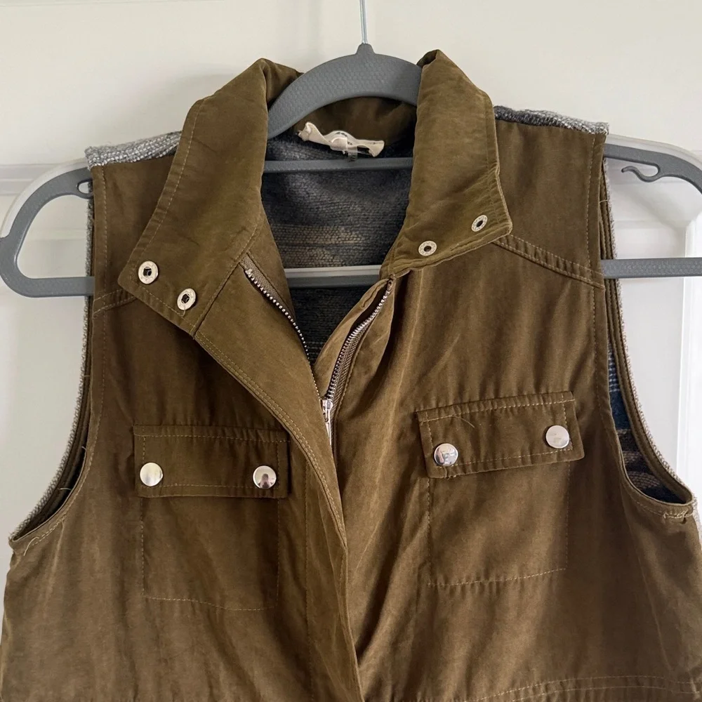 Entro Olive Green Sleeveless Aztec Utility Vest Small